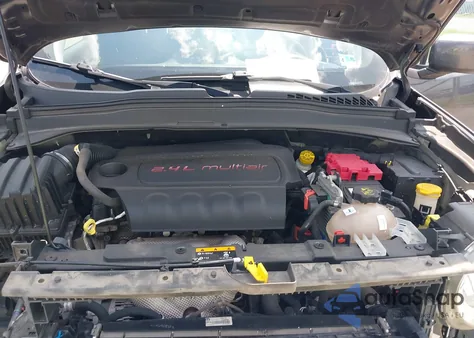 2018 Jeep Renegade Latitude 4X4 z USA, uszkodzony, nr VIN ZACCJBBB6JPH95586